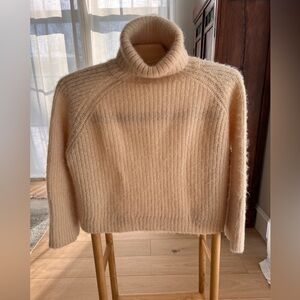 Club Monaco Cropped Sweater Size M